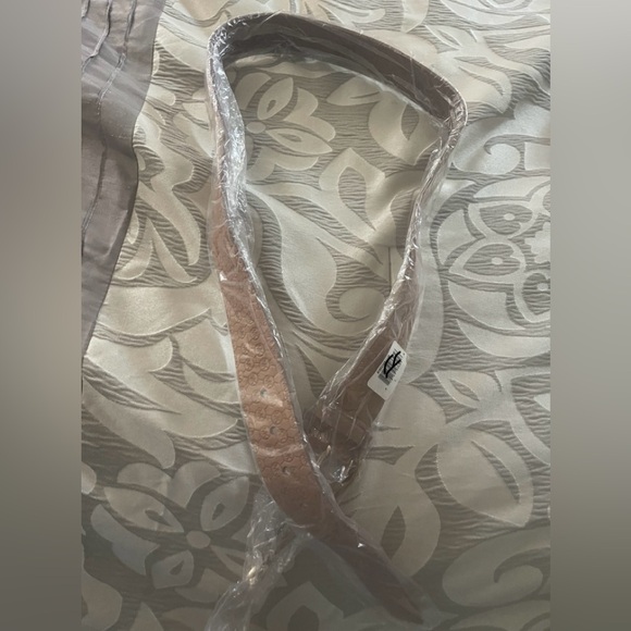 COPY - ❤️MICHAEL KORS BELT - Picture 6 of 6